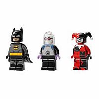 LEGO Batman™ with the Batmobile™ vs. Harley Quinn™ and Mr. Freeze™