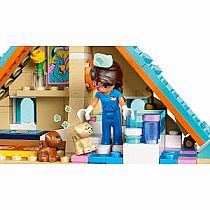 LEGO HORSE AND PET VET CLINIC