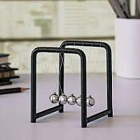 NEWTONS CRADLE 9CM