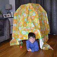 GLOW-IN-THE-DARK BUILD-A-FORT